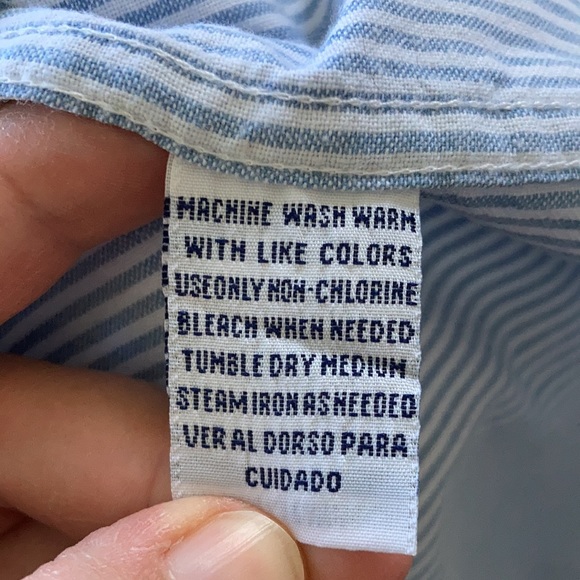 CabinCreek Women’s Holiday Button Down Shirt - L - Picture 7 of 7